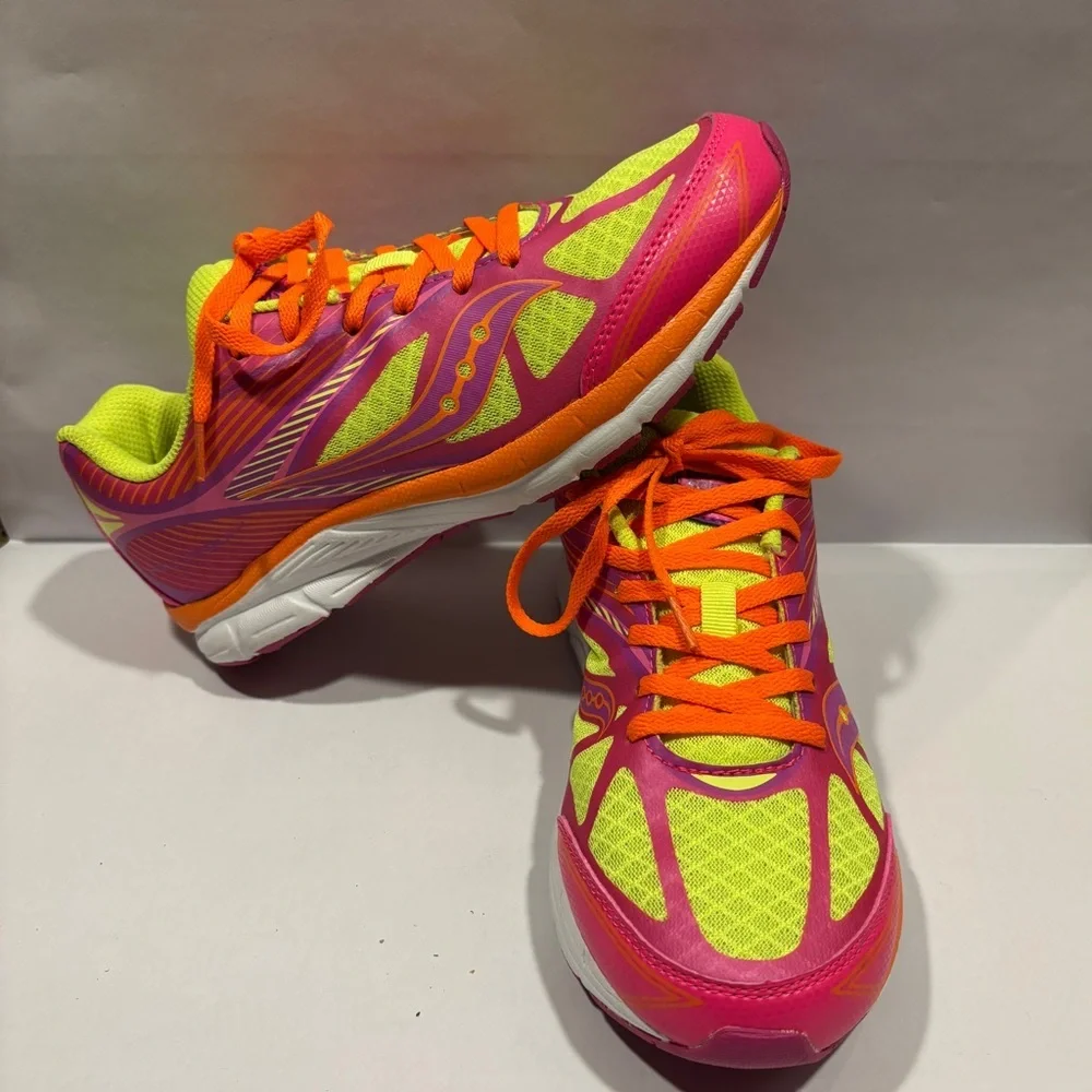 Saucony Kinvara 4 Women’s Size 5.5 Running Shoes Neon Pink Yellow Orange - Picture 3 of 8